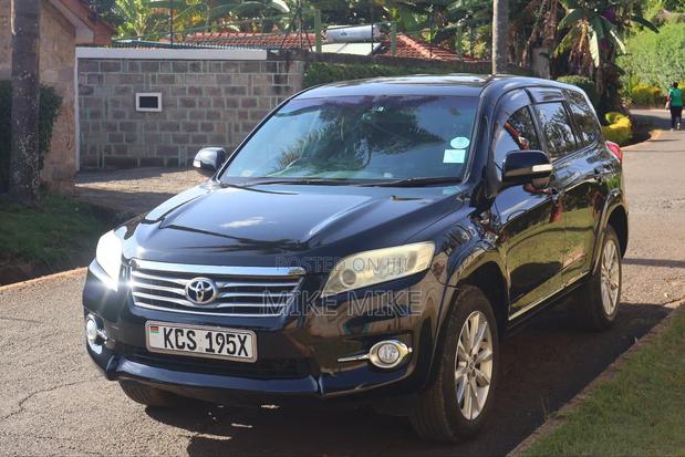Toyota Vanguard 2011 Black