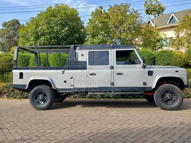Land Rover Defender 2000 Gray