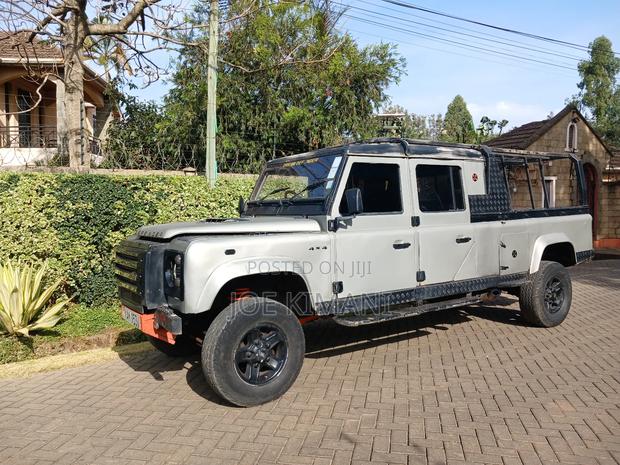 Land Rover Defender 2000 Gray