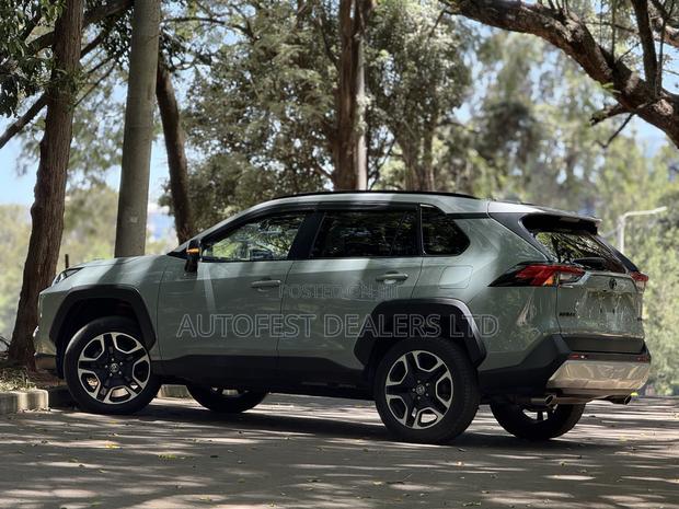 Toyota RAV4 Adventure AWD 2020 Green