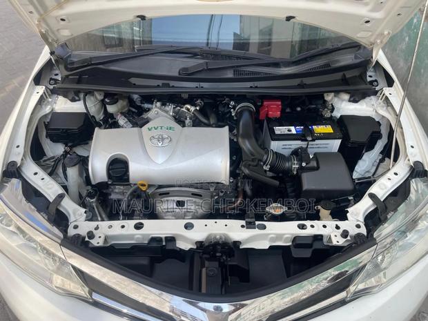Toyota Corolla Fielder 1.5 Petrol FWD 2018 Pearl