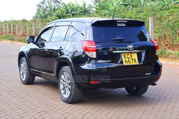 Toyota Vanguard 2012 Black