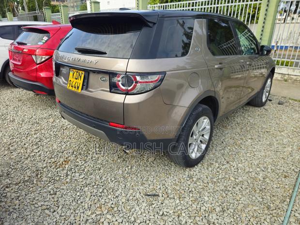 Land Rover Discovery Sport 2015 Brown