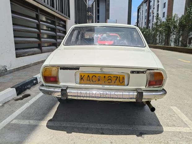 Peugeot 504 1992 Yellow
