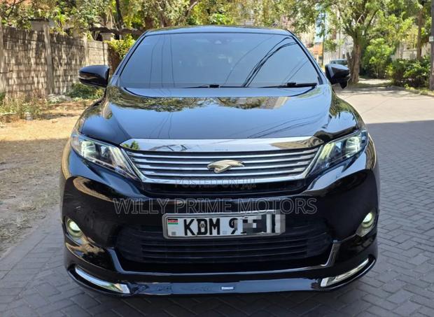 Toyota Harrier 2.0 2016 Black
