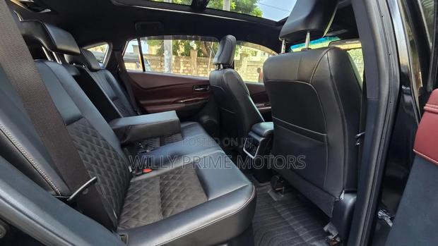 Toyota Harrier 2.0 2016 Black