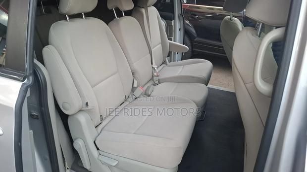 Kia Carnival 2019 Silver