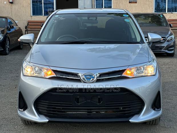 Toyota Corolla Fielder 1.5 Hybrid FWD 2019 Silver