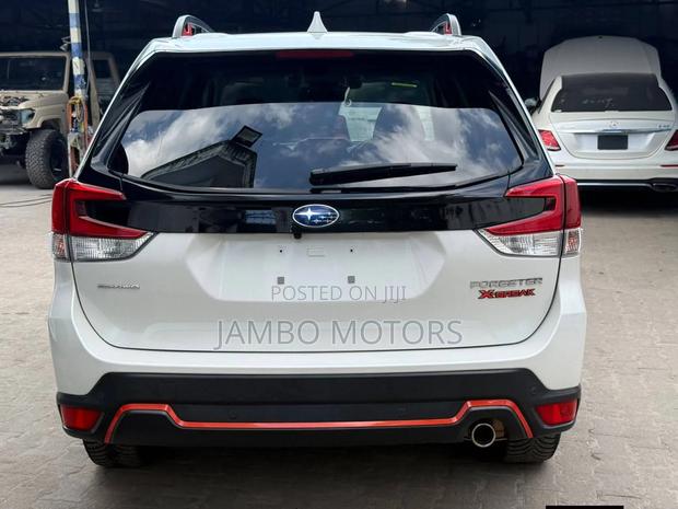 Subaru Forester Premium AWD 2019 White