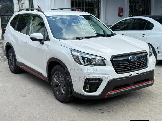 Subaru Forester Premium AWD 2019 White