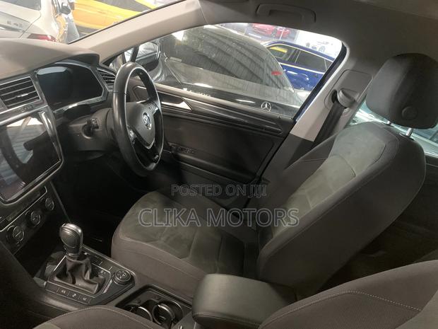 Volkswagen Tiguan 2018 Blue