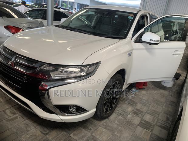 Mitsubishi Outlander 2.0 PHEV AWD 2018 White