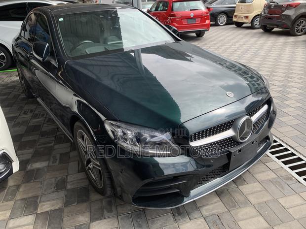 Mercedes-Benz C220 Base 2018 Green