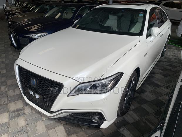 Toyota Crown 2018 White