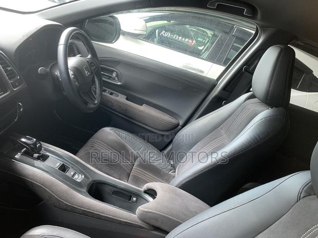 Honda Vezel 1.5 Hybrid 4WD 2018 Pearl