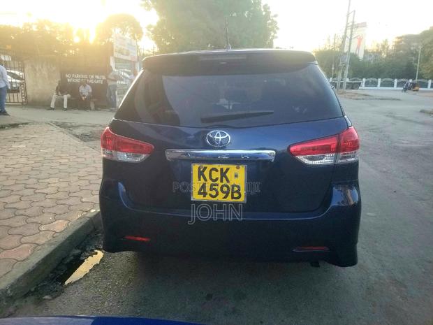 Toyota Wish 2009 Blue