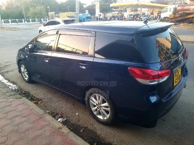 Toyota Wish 2009 Blue
