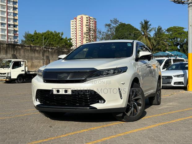 Toyota Harrier 2.0 2019 White