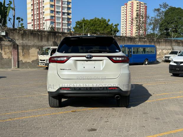 Toyota Harrier 2.0 2019 White