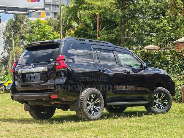 Toyota Land Cruiser Prado 2.8 2018 Black