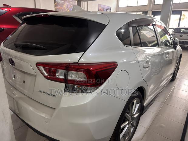 Subaru Impreza 2.0i AWD Hatchback 2019 White