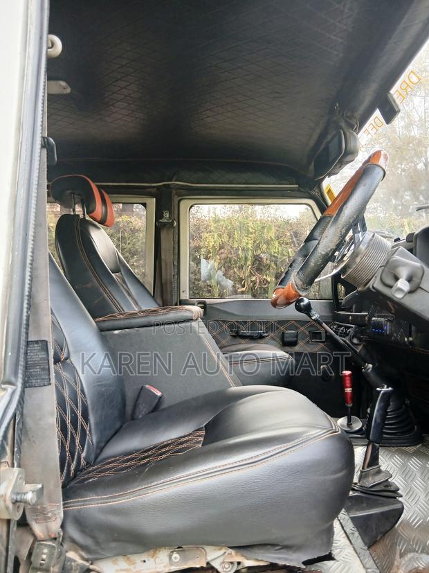 Land Rover Defender 2000 Gray