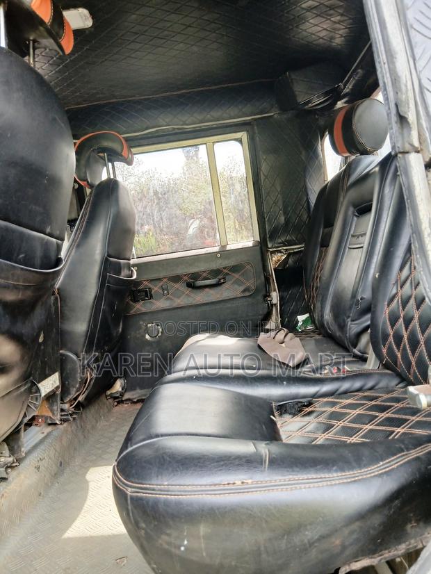 Land Rover Defender 2000 Gray