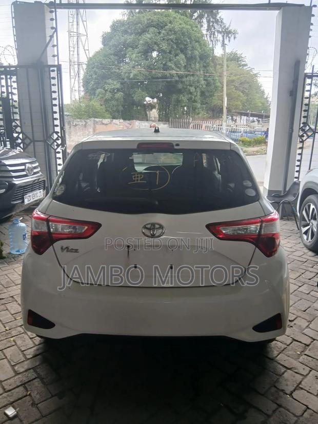 Toyota Vitz 1.0 FWD 5dr 2019 White