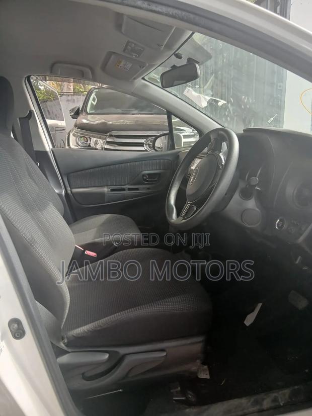 Toyota Vitz 1.0 FWD 5dr 2019 White