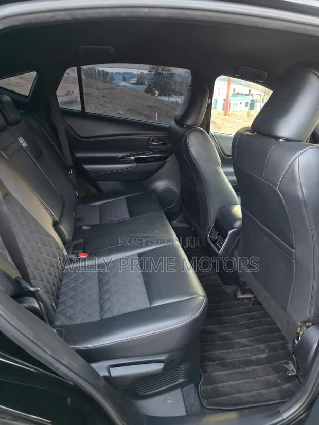 Toyota Harrier 2.0 2018 Black