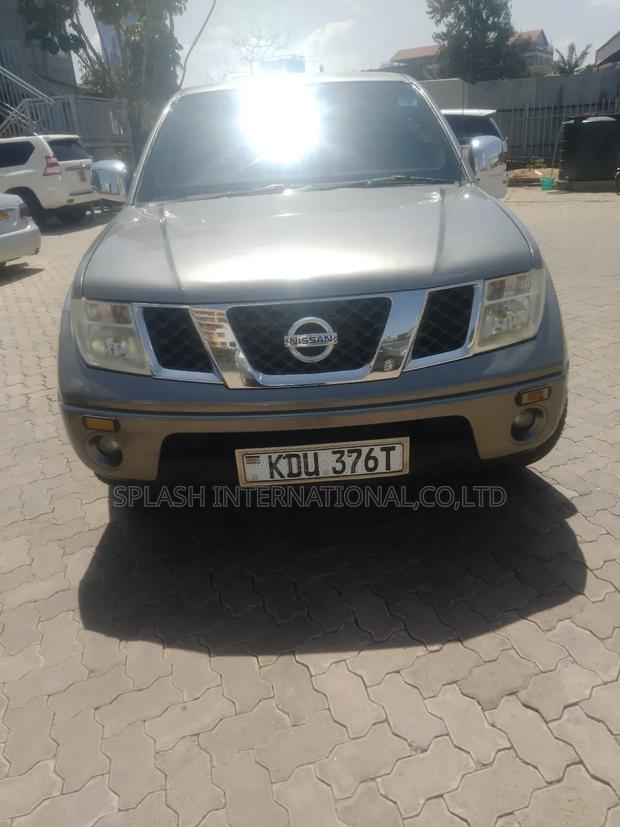 Nissan Navara 2013 Gray
