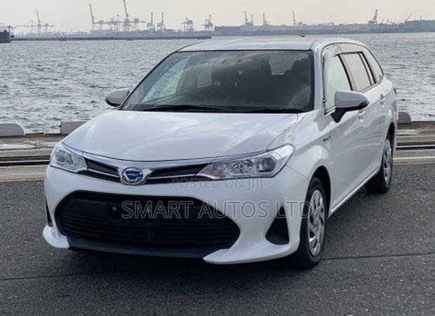 Toyota Corolla Fielder 1.5 Hybrid FWD 2019 Pearl