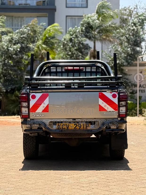 Isuzu D-MAX 2019 Gray