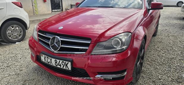 Mercedes-Benz C250 2015 Red
