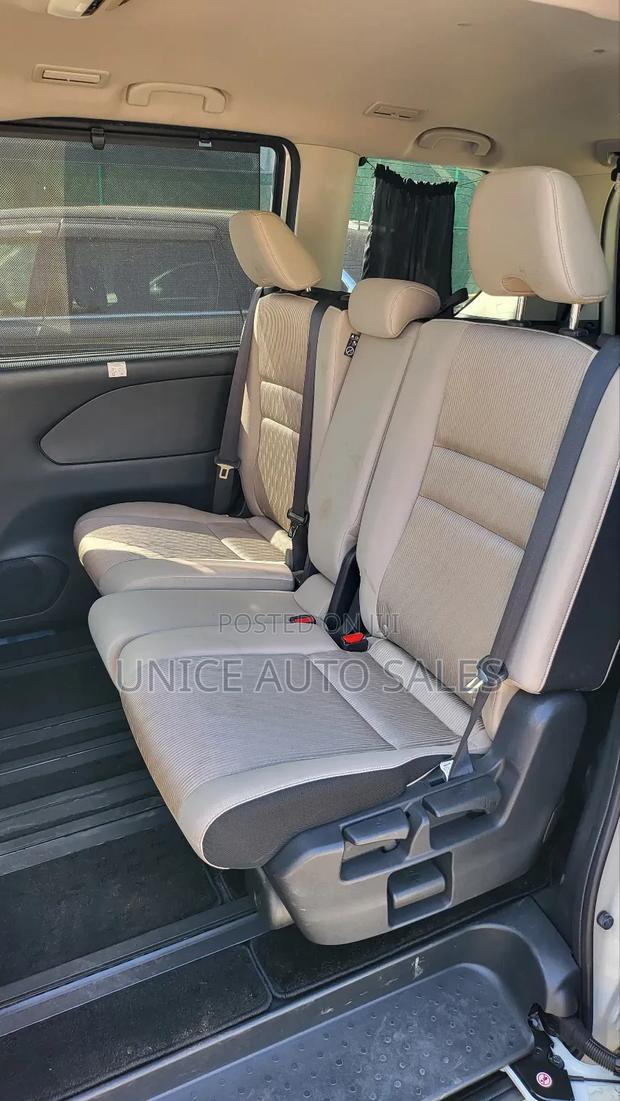 Nissan Serena 2018 White