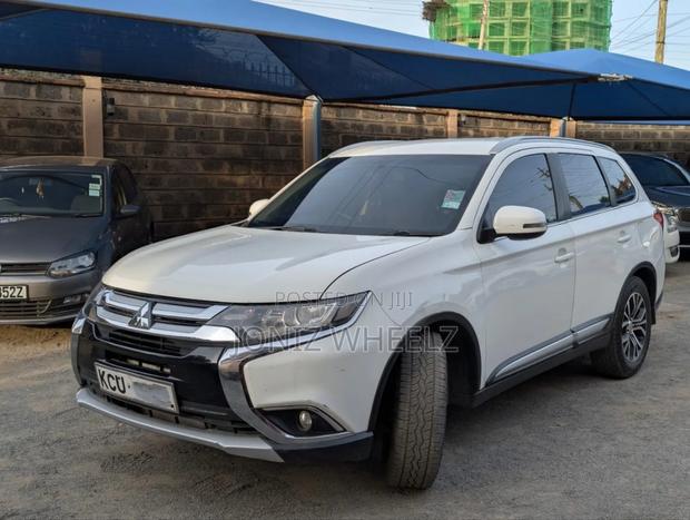 Mitsubishi Outlander SEL FWD 2016 White