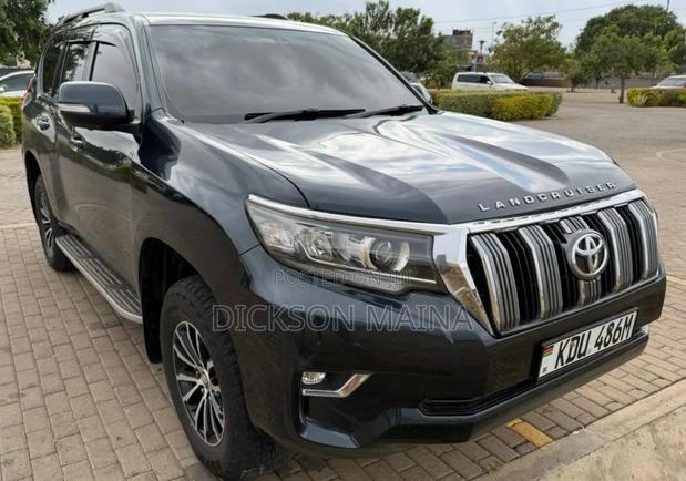 Toyota Land Cruiser Prado 2010 Gray