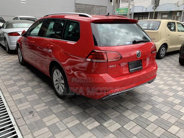 Volkswagen Golf Variant 2018 Red