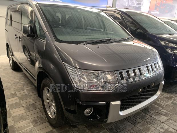 Mitsubishi Delica 2018 Gray