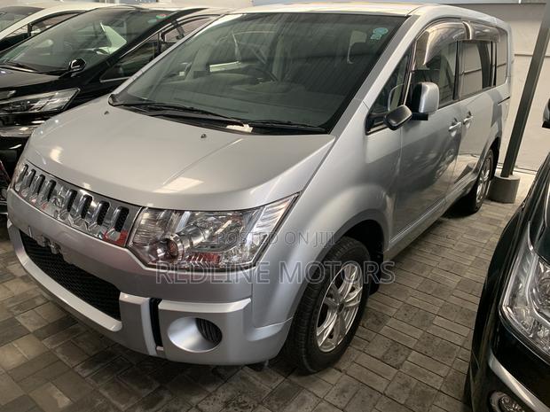 Mitsubishi Delica 2018 Silver