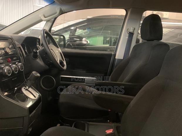 Mitsubishi Delica 2018 Silver