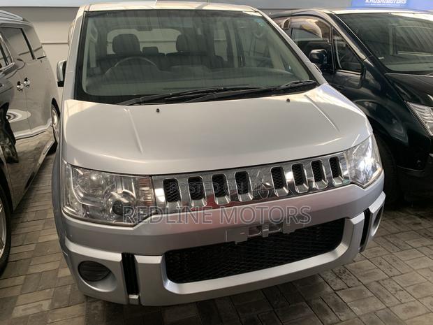 Mitsubishi Delica 2018 Silver