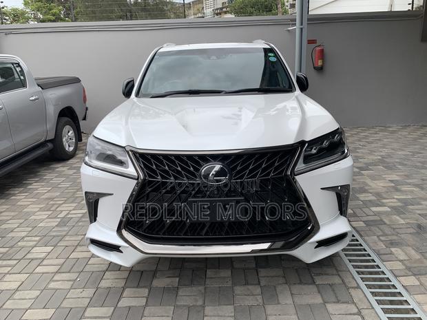 Lexus LX 570 AWD 2018 White