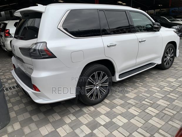 Lexus LX 570 AWD 2018 White
