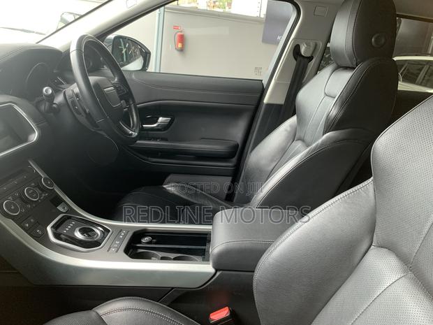 Land Rover Range Rover Evoque HSE 4x4 5-Door 2017 White