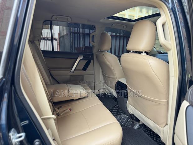 Toyota Land Cruiser Prado 2017 Blue