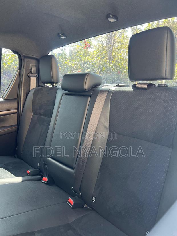 Toyota Hilux 2.4 Diesel 2020 Black