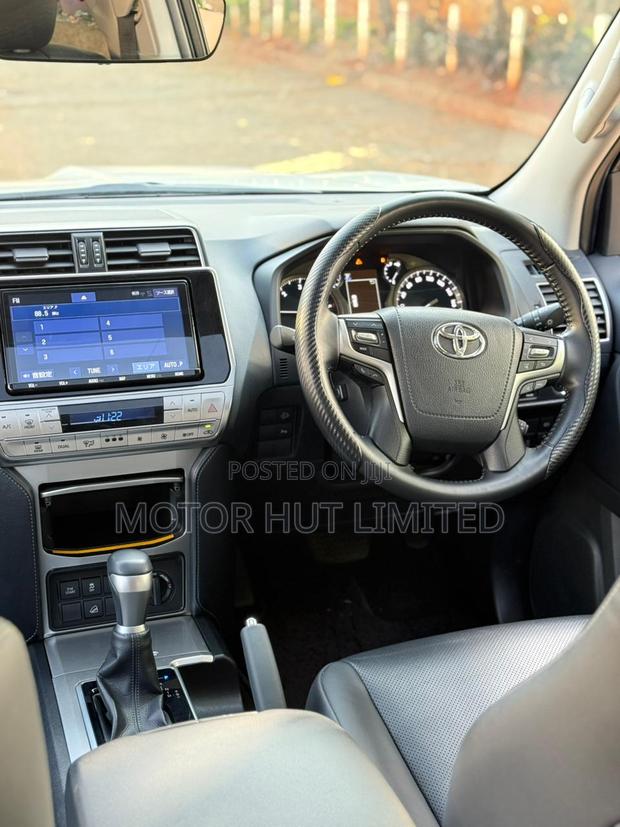 Toyota Land Cruiser Prado 2.8 2020 White