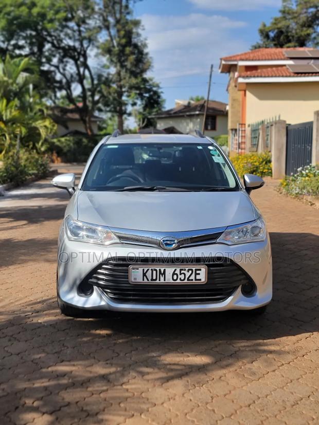 Toyota Corolla Fielder 1.5 Hybrid FWD 2016 Silver
