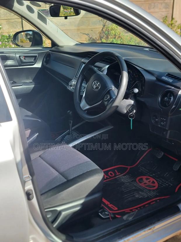 Toyota Corolla Fielder 1.5 Hybrid FWD 2016 Silver